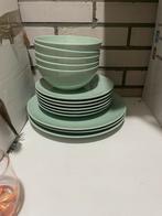 Servies - Borden en Kommen - Lichtgroen, Huis en Inrichting, Keuken | Servies, Ophalen, Gebruikt, Bord(en), Effen