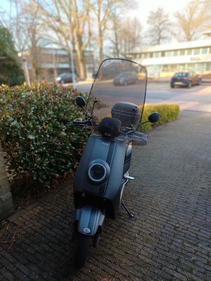 NIU NQi Lite Sport – 25 km/u – electrische scooter, Fietsen en Brommers, Snorfietsen en Snorscooters, Gebruikt, Overige merken