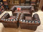 Chesterfield 2 x fauteuil &  bank, Ophalen, Gebruikt, Engels klasiek antiek bruin gevlamd, Info@chesterfieldjunkie.nl