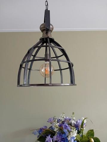 Industriele hanglamp  beschikbaar voor biedingen
