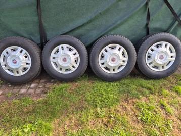 Fiat Ducato 215-70-15 steek 5x118, slechte banden beschikbaar voor biedingen