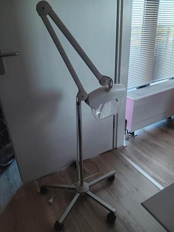 staande loep lamp LUXO beschikbaar voor biedingen