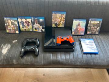 PS4 500GB met 3 controllers en games beschikbaar voor biedingen