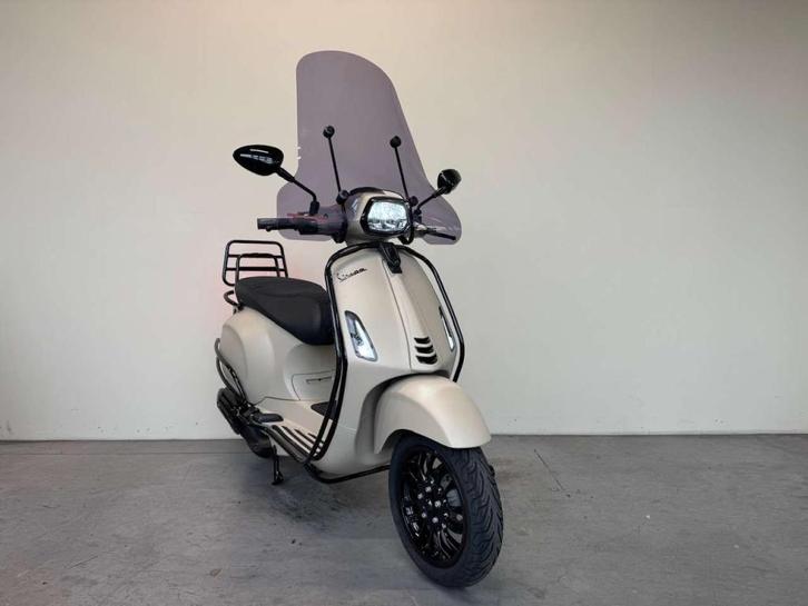 Vespa Sprint Brom 45 km/h, BWJ 2021, Desert Storm, Fietsen en Brommers, Scooters | Vespa, Zo goed als nieuw, Maximaal 45 km/u