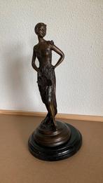 Art Deco bronzen beeld. Vrouw met vlinders, Antiek en Kunst, Ophalen, Brons