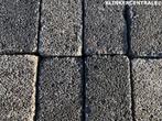 RESTPARTIJ 15m2 grijs zwart betonklinkers keiformaat, Tuin en Terras, Tegels en Klinkers, Bij dit gebruikte product niet meer te achterhalen.