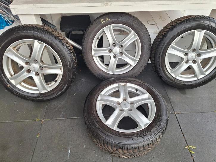 banden mitsubishi outlander, Auto-onderdelen, Banden en Velgen, Banden en Velgen, Winterbanden, 17 inch, 215 mm, Personenwagen
