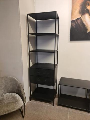 Nieuwe industriële smalle kast zwart mangohout 188x56x48cm beschikbaar voor biedingen
