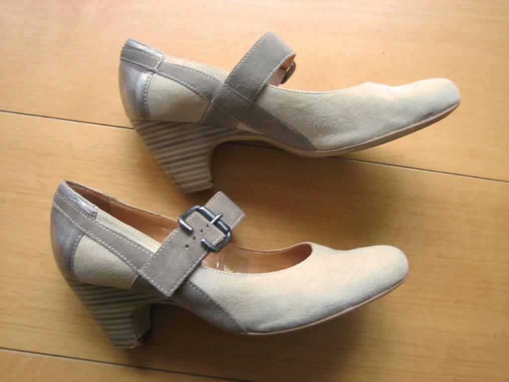 Zeer mooie licht suede pumps CARMENS 37 snazzeys, Pumps, Verzenden, Beige, Zo goed als nieuw