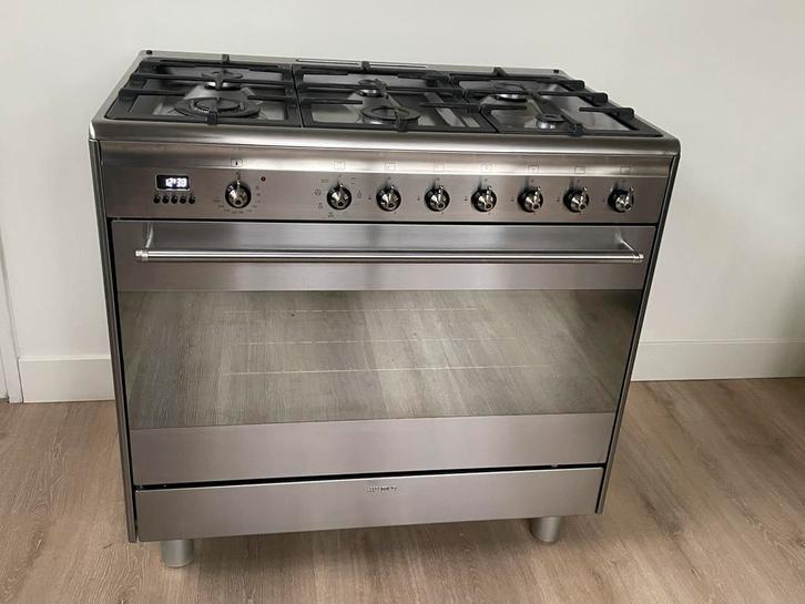 Smeg fornuis 6 pits heteluchtoven 90 cm 2021, Witgoed en Apparatuur, Fornuizen, Zo goed als nieuw, Vrijstaand, Gas, 5 kookzones of meer