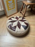 Vintage leren poef, Huis en Inrichting, Banken | Voetenbanken en Poefen, Ophalen, Minder dan 50 cm, Zo goed als nieuw, 50 tot 75 cm