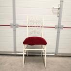 Antieke Stoel (Rood met Wit) | Chiavari Stijl | IJzer, Huis en Inrichting, Stoelen, Gebruikt, ., Ophalen of Verzenden, Metaal