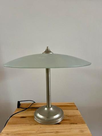Grote vintage art deco tafellamp beschikbaar voor biedingen