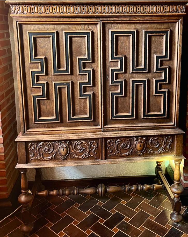 Jaren 30 kast op hoge poten, Antiek en Kunst, Antiek | Meubels | Kasten, Ophalen