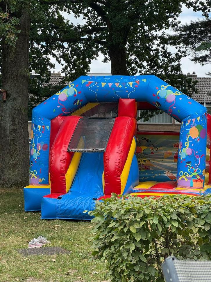 Springkussen huren? Goirle, Tilburg, Waalwijk, Hilvarenbeek, Hobby en Vrije tijd, Feestartikelen | Verhuur, Nieuw, Overige, Ophalen