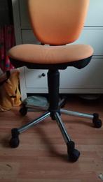 Oranje bureaustoel kan hoog en lager, Huis en Inrichting, Bureaustoelen, Ophalen, Zo goed als nieuw