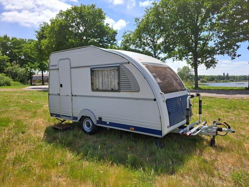 Goed onderhouden Caravan Kip Kompact 37 MK, Caravans en Kamperen, Caravans, Particulier, tot en met 3, 500 - 750 kg, Standaardzit
