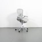 1x Herman Miller Aeron Remastered Mineral/Satijn maat B, Ophalen of Verzenden, Zo goed als nieuw, Grijs, Bureaustoel