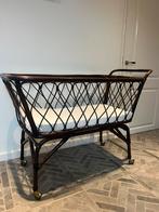 Rotan wieg met wielen, Ophalen, Zo goed als nieuw, Wieg