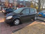 Renault Scénic 2.0 16V 99KW Euro4 2006 Zwart, Auto's, Renault, 1998 cc, Stof, 74 €/maand, 4 cilinders