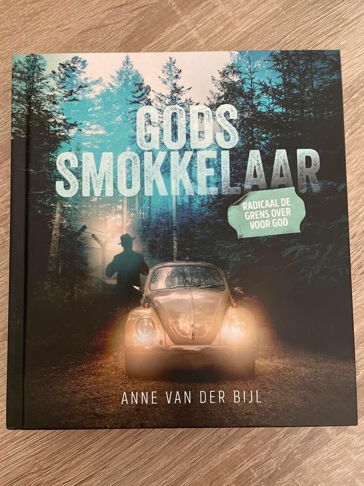 Gods smokkelaar - Anne van der Bijl, Boeken, Godsdienst en Theologie, Nieuw, Christendom | Protestants, Ophalen of Verzenden