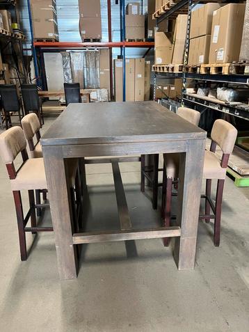 Eikenhouten Eettafel met Barkrukken beschikbaar voor biedingen