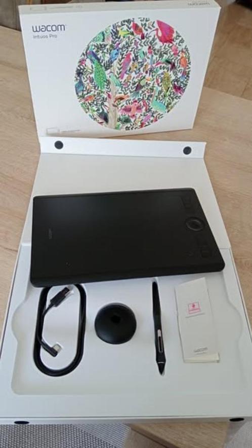 Wacom Intuos pro M, Computers en Software, Tekentablets, Zo goed als nieuw, Bedraad, Ophalen of Verzenden