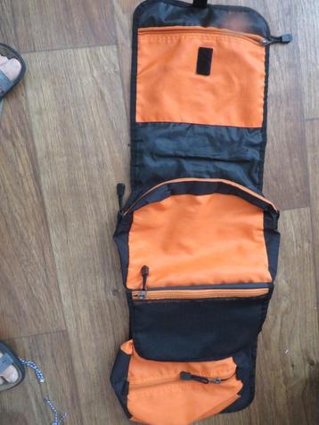 Seastorm cosmetic bag borsa ophangbaar inklapbaar div. vak beschikbaar voor biedingen