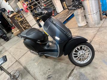 Vespa sprint 2017 brom beschikbaar voor biedingen