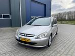 Peugeot 307 SW 2.0 16V Navtech Airco Nieuwe apk, Auto's, Peugeot, 715 kg, Origineel Nederlands, Te koop, Zilver of Grijs