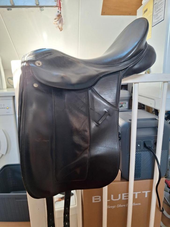 Kieffer zadel 17,5 inch, Dieren en Toebehoren, Paarden en Pony's | Zadels, Gebruikt, Dressuur, Ophalen