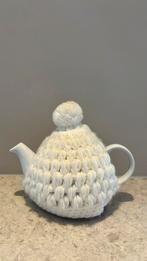 Leuke witte theepot met grof gebreide muts, Huis en Inrichting, Keuken | Servies, Ophalen, Gebruikt, Overige typen, Overige stijlen