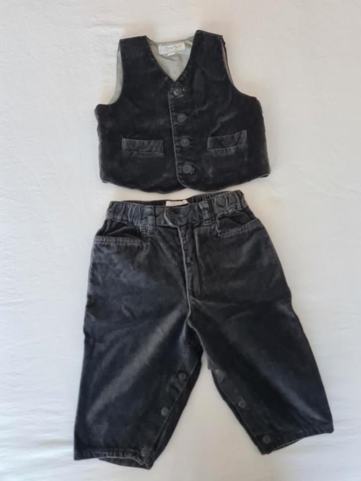 Prachtige set; chilet met bijpassende broek maat 68, Kinderen en Baby's, Babykleding | Maat 68, Zo goed als nieuw, Jongetje, Setje