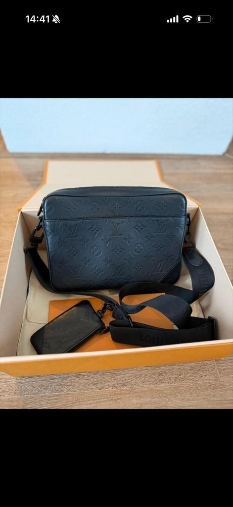 Louis Vuitton duo messenger tas, Sieraden, Tassen en Uiterlijk, Tassen | Schoudertassen, Zo goed als nieuw, Overige merken, Zwart