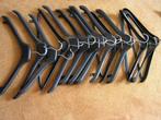Zwarte kledinghangers 10 stuks 1 euro, Ophalen of Verzenden, Gebruikt, Kunststof, Kinderen en Volwassenen