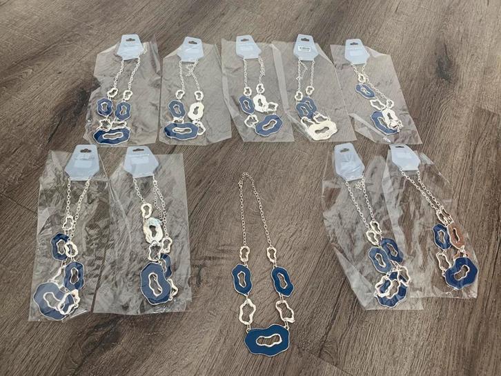Partij 10 stuks kettingen blauw K123, Sieraden, Tassen en Uiterlijk, Kettingen, Nieuw, Overige materialen, Blauw, Ophalen of Verzenden