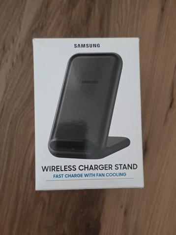 Samsung Draadloze Lader - Fast Charge Stand beschikbaar voor biedingen