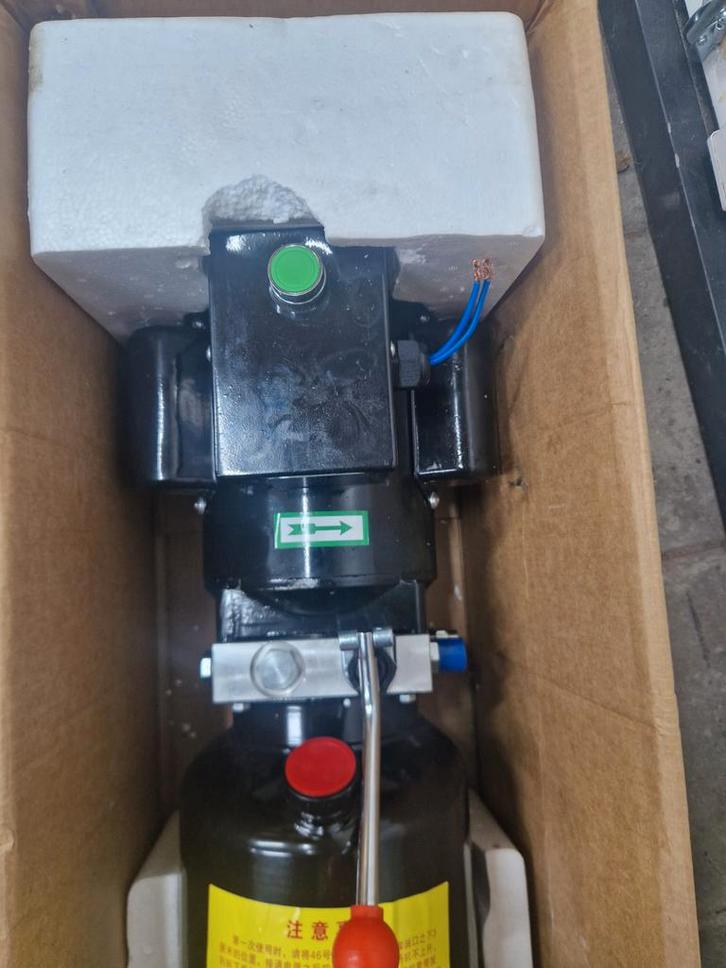 Hydraulische Pomp 220V 2.2kW Enkelwerkend, Zakelijke goederen, Machines en Bouw | Industrie en Techniek, Ophalen