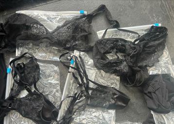 Zwarte Lingerie Set slip bh M 36-38 & 6 panty’s oa WOLFORD beschikbaar voor biedingen