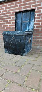 Zwarte stalen kist, Ophalen, Minder dan 50 cm, Minder dan 50 cm, Zo goed als nieuw