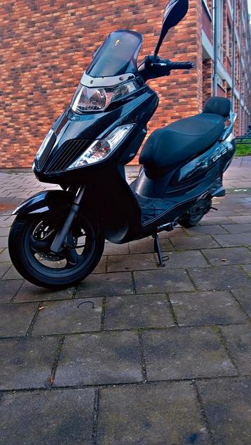 Kymco New Dink 50 4-takt uit 2011 geel kenteken  beschikbaar voor biedingen