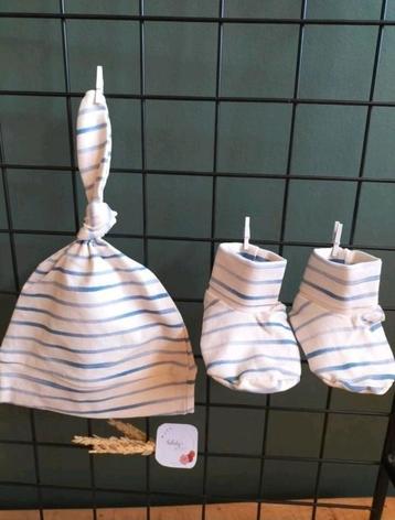 Babymutsje en slofjes • Blauw/streepje • Nieuw Handgemaakt  beschikbaar voor biedingen