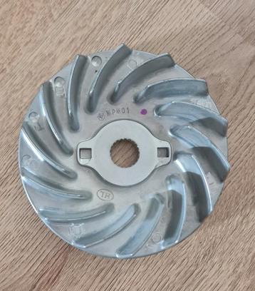 Half poulie Piaggio 125 / 150cc 4t 
876921
 beschikbaar voor biedingen