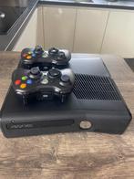 XBox 360, 4 GB, Met 2 controllers, Ophalen of Verzenden, Gebruikt