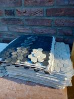 Nieuwe hexagon tegelmatjes 10 zwart en 21 wit, Doe-het-zelf en Verbouw, Metselstenen, Ophalen, Nieuw, Bakstenen