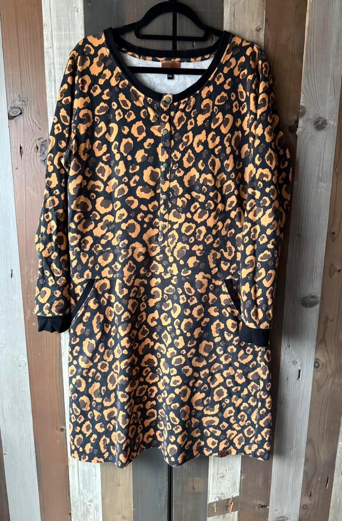 Gave jurk met dierenprint Mooi Vrolijk (xxl), Kleding | Dames, Jurken, Zo goed als nieuw, Maat 46/48 (XL) of groter, Bruin, Onder de knie
