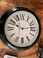 Riverdale klok, Huis en Inrichting, Woonaccessoires | Klokken, Ophalen, Gebruikt, Analoog, Wandklok