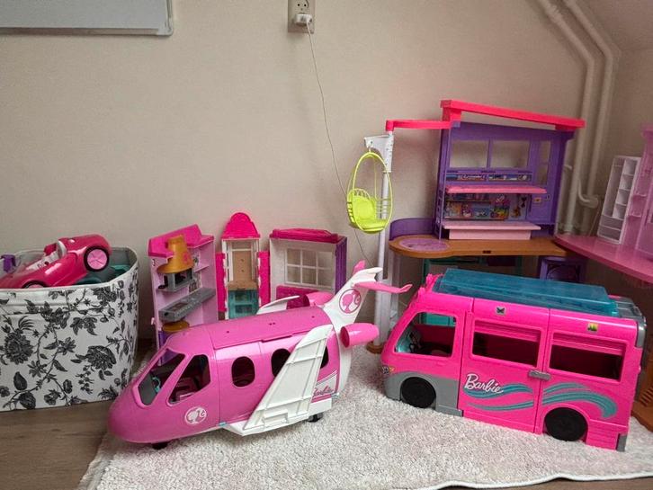 Enorme verzameling Mattel Barbie speelsets, Kinderen en Baby's, Speelgoed | Poppen, Zo goed als nieuw, Barbie, Ophalen