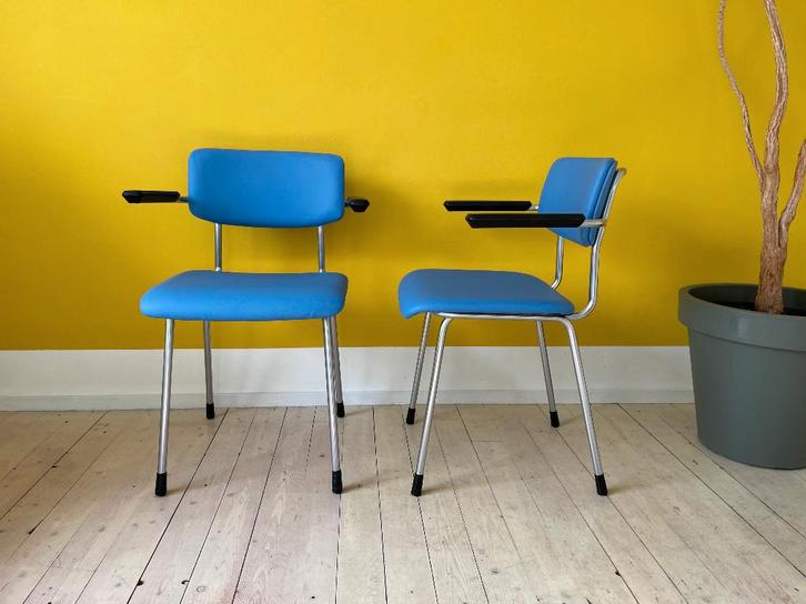 4x Gispen 1235 door André Cordemeijer, Huis en Inrichting, Stoelen, Vier, Metaal, Overige materialen, Ophalen