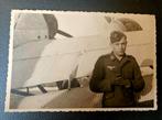 1xWO2foto postkformaat duitse LW soldaat vliegtuig, Ophalen of Verzenden, Duitsland